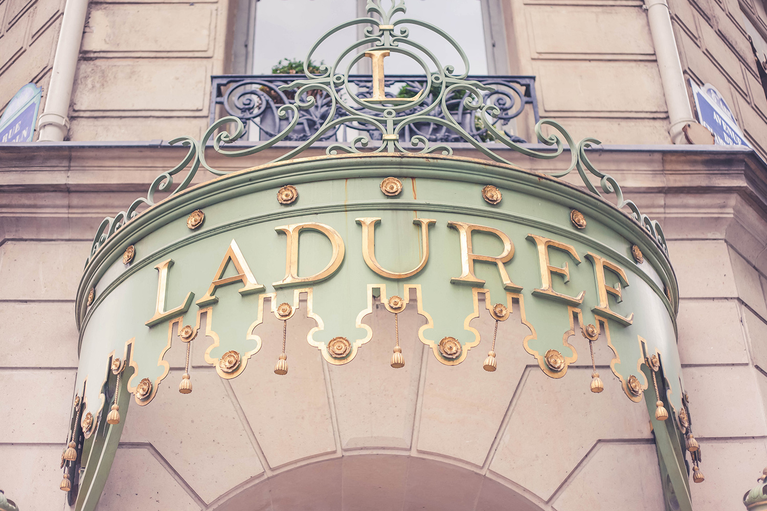 Lovely Ladurée: Chic Presets