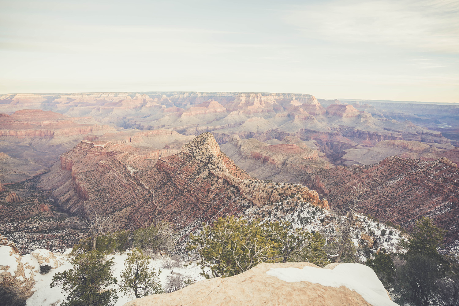 On the Edge / The Grand Canyon Chic Lightroom Presets & Brushes