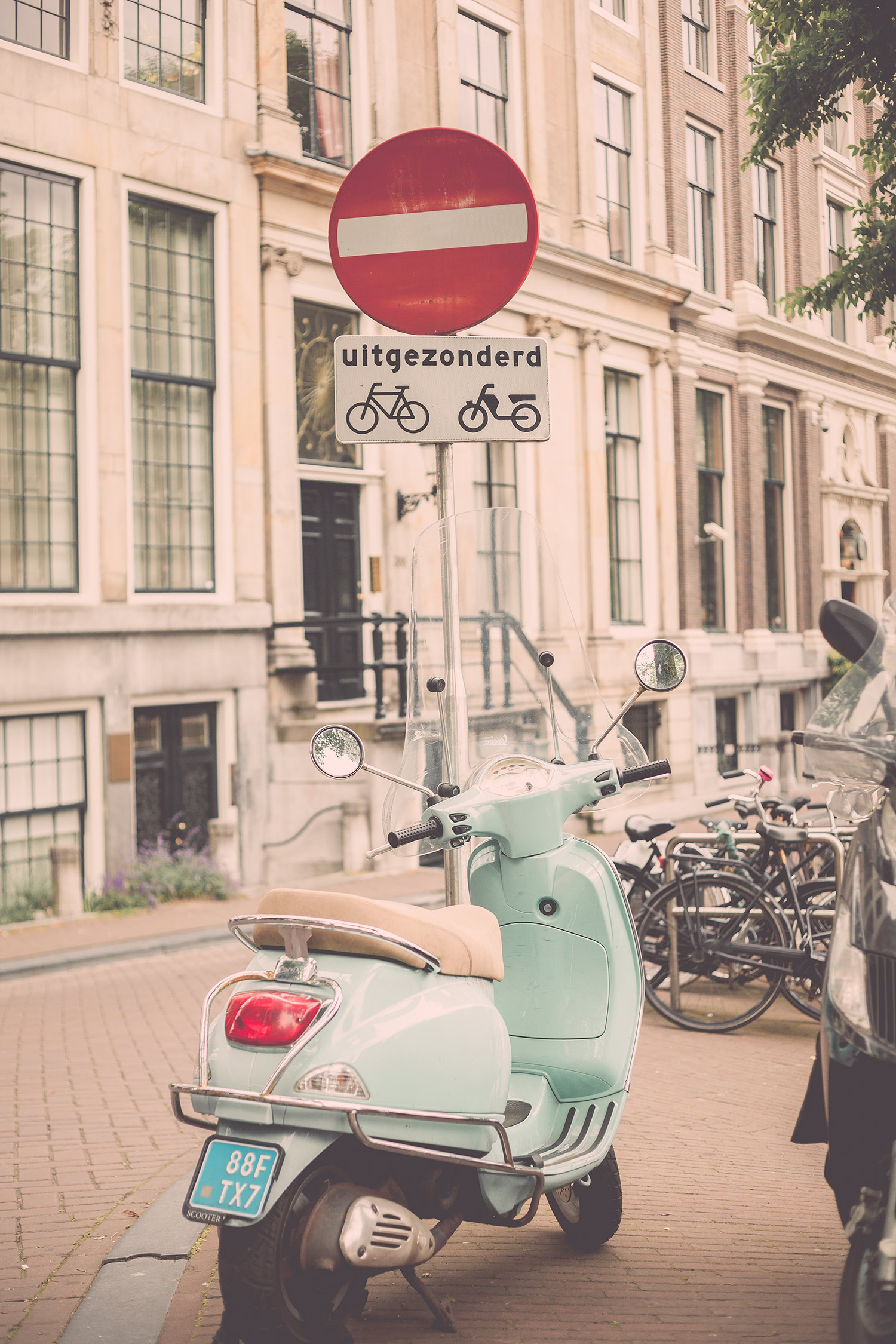 Amsterdam | Chic Lightroom Presets