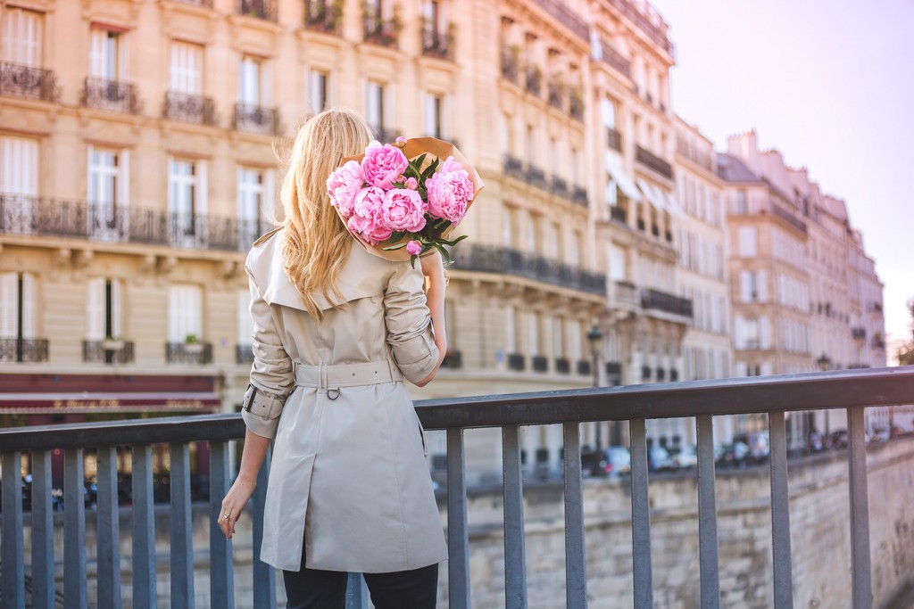 Peonies in Paris | Chic Lightroom Presets